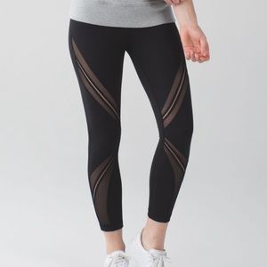 Lululemon Black High Times 7/8 Pant *Metta Mesh